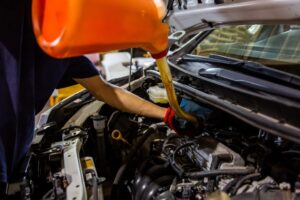 エンジンオイルの廃油はどのような産業廃棄物？処理方法を詳しく解説